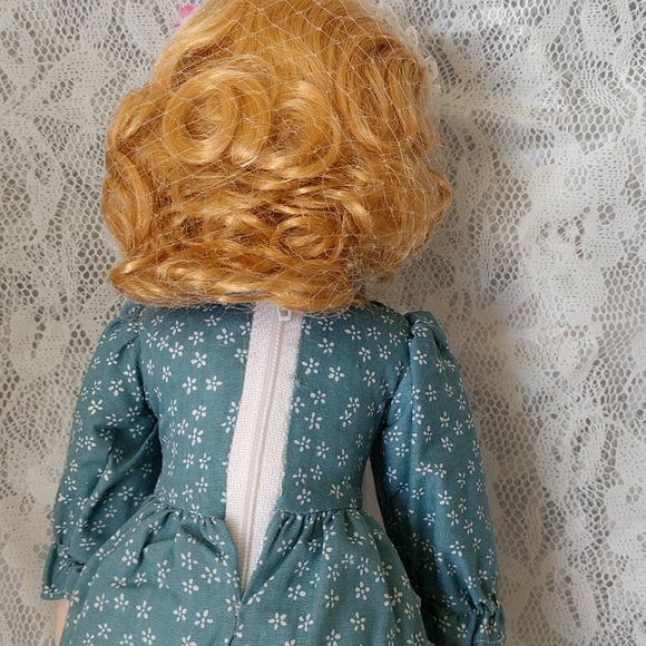 Vintage Porcelain Sad Face Girl Doll - Picture 6 of 9